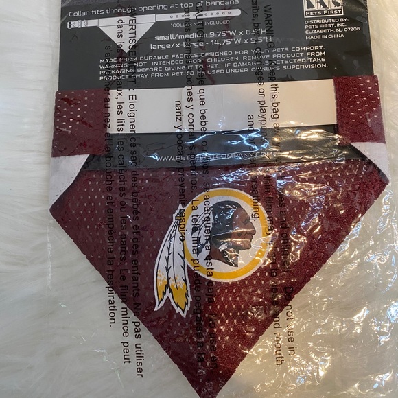 NWT NFL Washington Redskins Pet Bandana S/M - Picture 3 of 8